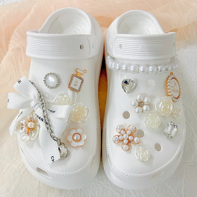 

18PCS Shoe Charms DIY Luxury Diamond and Pearl Chain Buckle for Hole Shoe Charm Set Accessories Kids Party Woman Girls Gift