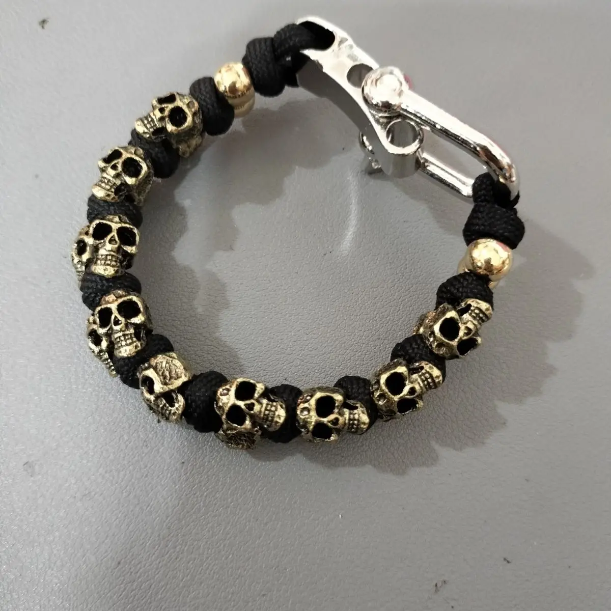 Paracord Skull Bracelet for Men - Vintage Gothic Punk Weave, Bold Dark Alternative Hip Hop Jewelry, Edgy Gift for Him