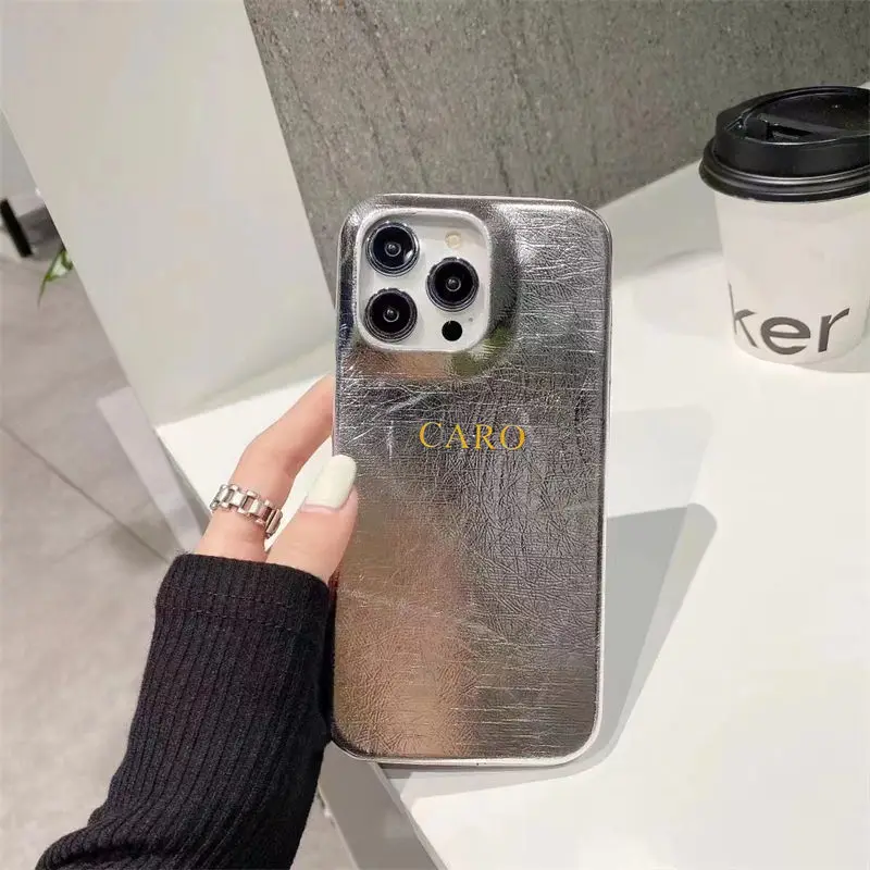 Casing kulit PU Glitter huruf perak emas kustom untuk Iphone 13 12 15 14 16pro Max 15plus casing penutup PU logam keras mewah