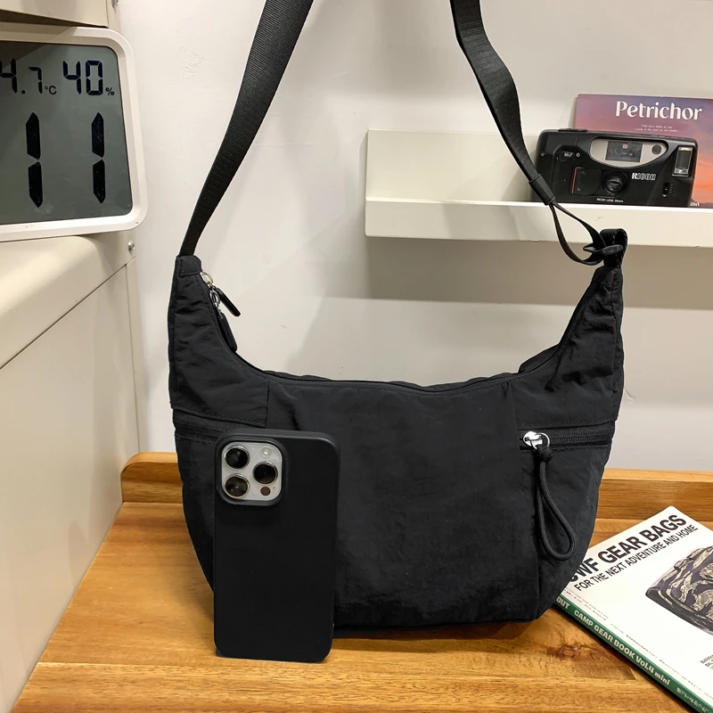 Versatile Women\'s Large Capacity Nylon Cloth Single Shoulder Crossbody Bag Trendy Simple Casual Sports Storage Dumpling Bags