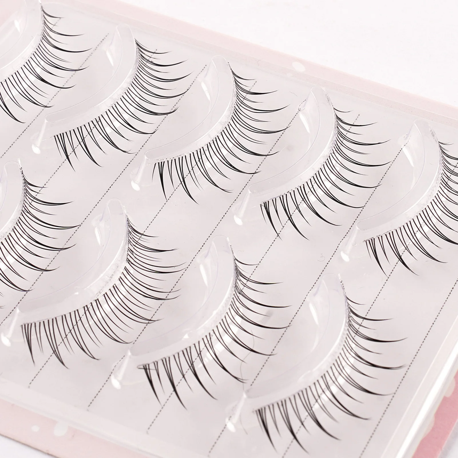 Little Devil Wispy Künstliche Wimpern – Unsichtbares Band, Koreanischer Stil - zdjęcie 1
