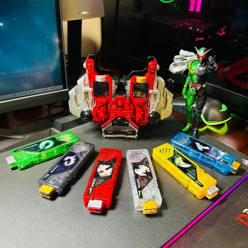 بانداي أصيلة كامين رايدر ث 20th الذكرى سائق مزدوج ومجموعة الذاكرة قسط محول حزام تأثيري الدعامة جمع لعبة هدية