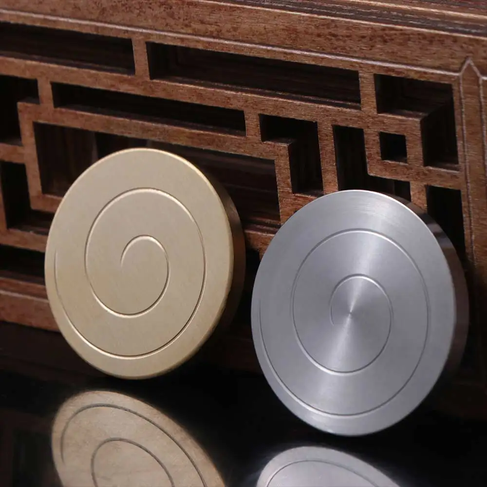 ألعاب فيدجيت سبينر مستديرة تحمل صامت تخفف من التعب ألعاب دوارة لسطح المكتب من الفولاذ المقاوم للصدأ جيروسكوبي معدني بأطراف الأصابع