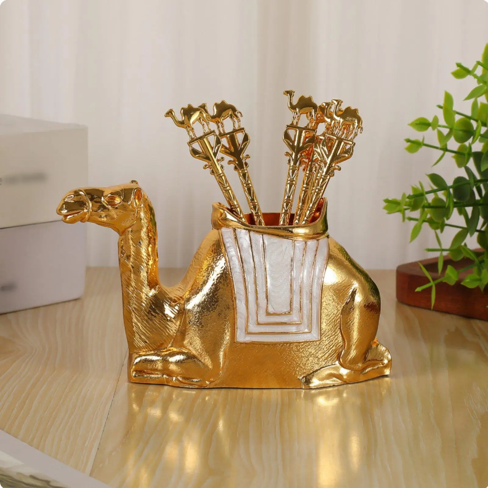 Ornamental Spoon Exquisite Zinc Alloy Tableware Camel Holder Set for Creative Tea Coffee Serving and Festive Gatherings