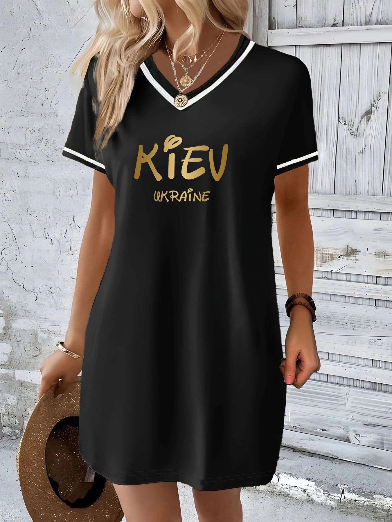 Modisches bedrucktes, farblich abgesetztes, kurzärmliges langes Oberteil im amerikanischen Casual-Stil mit V-Ausschnitt, lockere Passform, lässiges und schlank machendes T-Shirt-Kleid, geeignet für