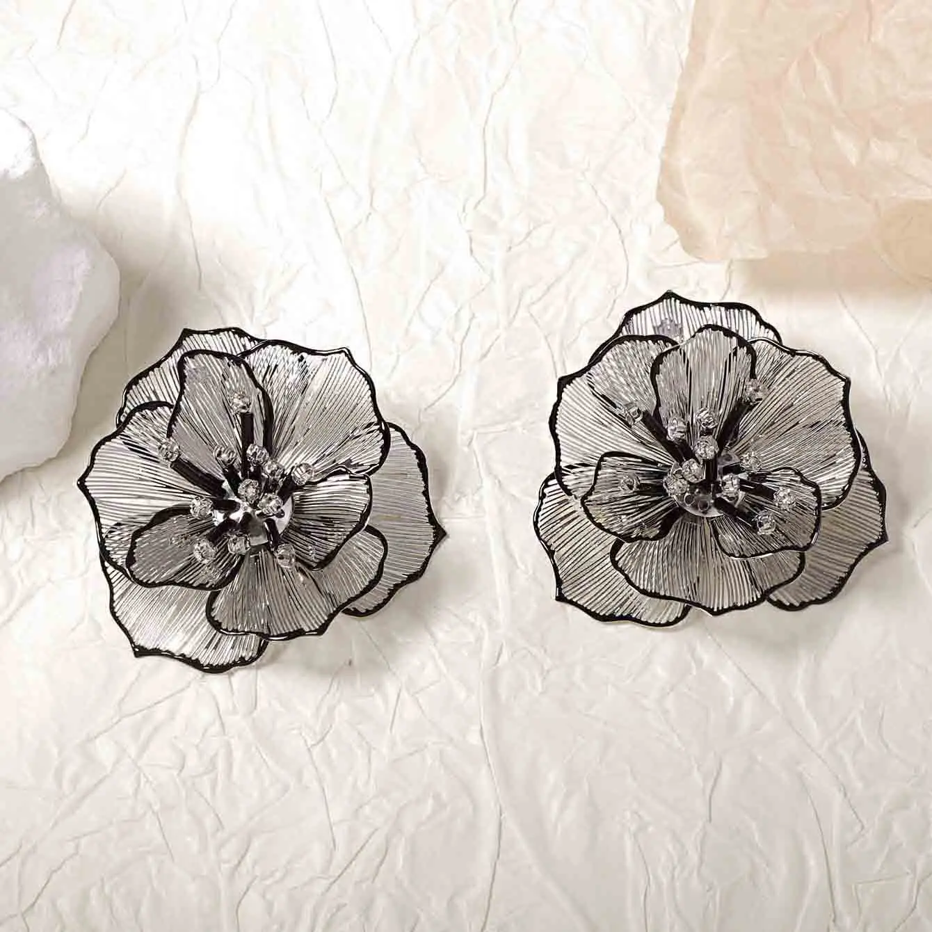 

ZAA Exaggerated Personality Hollow-out Metal Flower Earrings for Women Holiday Party Jewelry Gifts