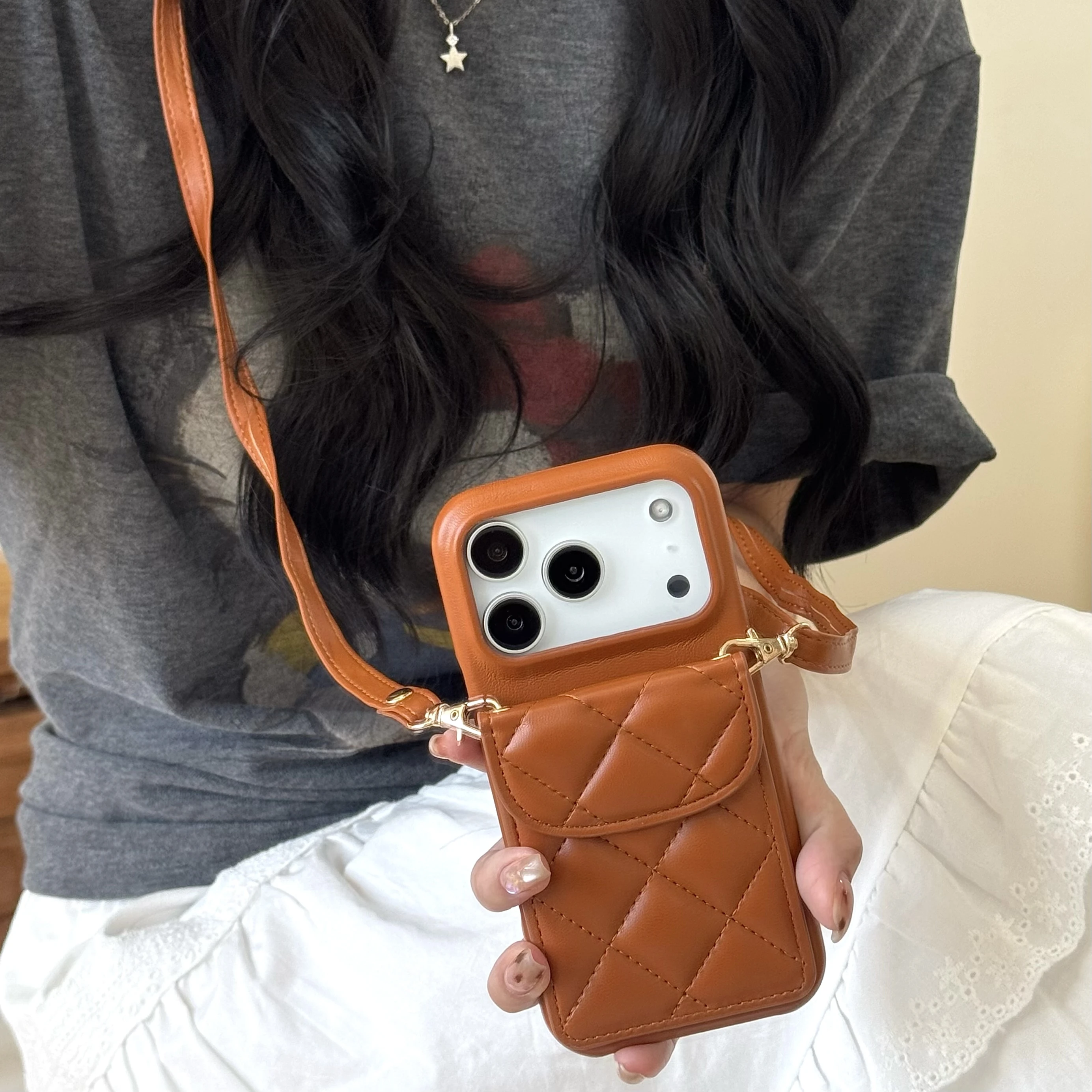 Etui skórzane z magnetycznym portfelem na karty, do noszenia na skos, z długą smyczą, na iPhone 17 Pro Max 16 Plus 15 14 13