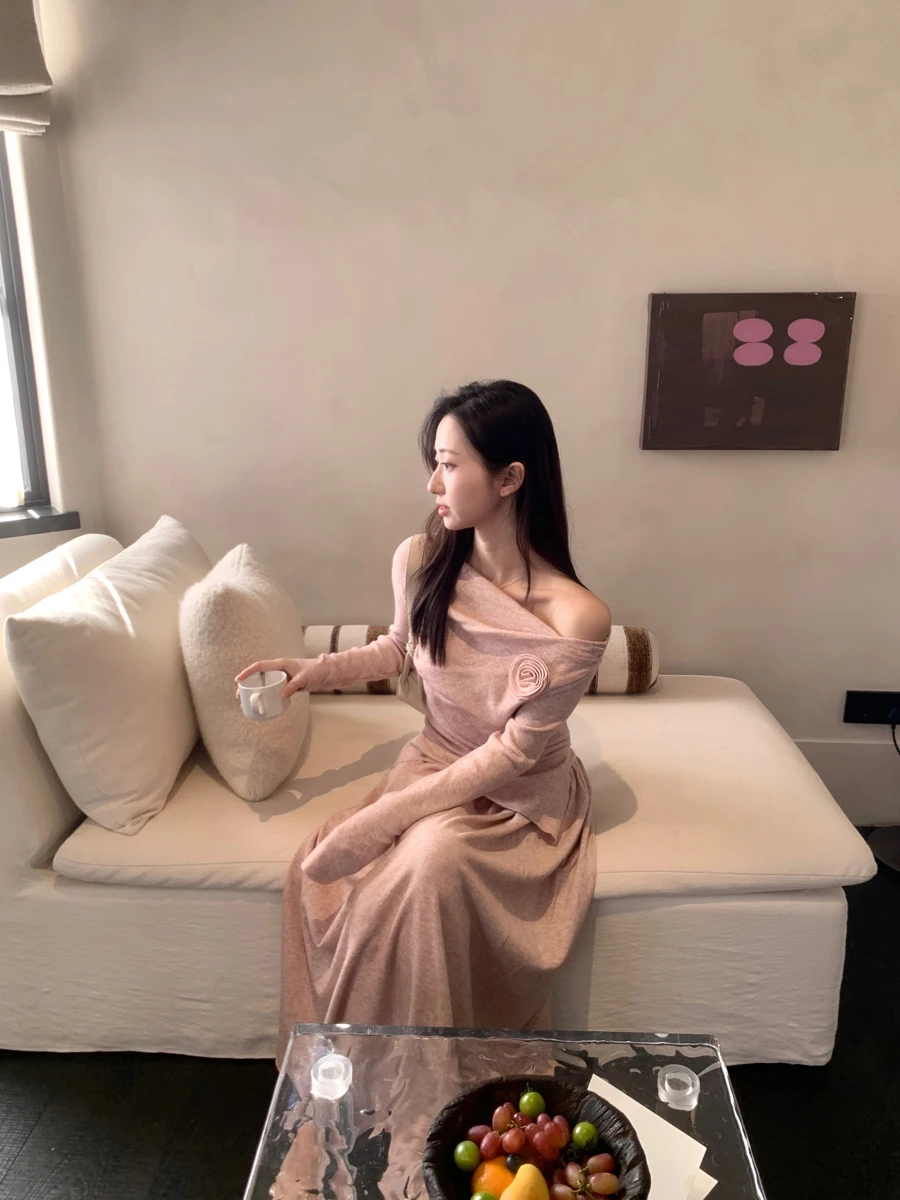 

Ele Knitted Long Sve Sweater And Skirt Set with Asymmetrical oulder Design And 3D Floral Print High Waist A-Line Dr