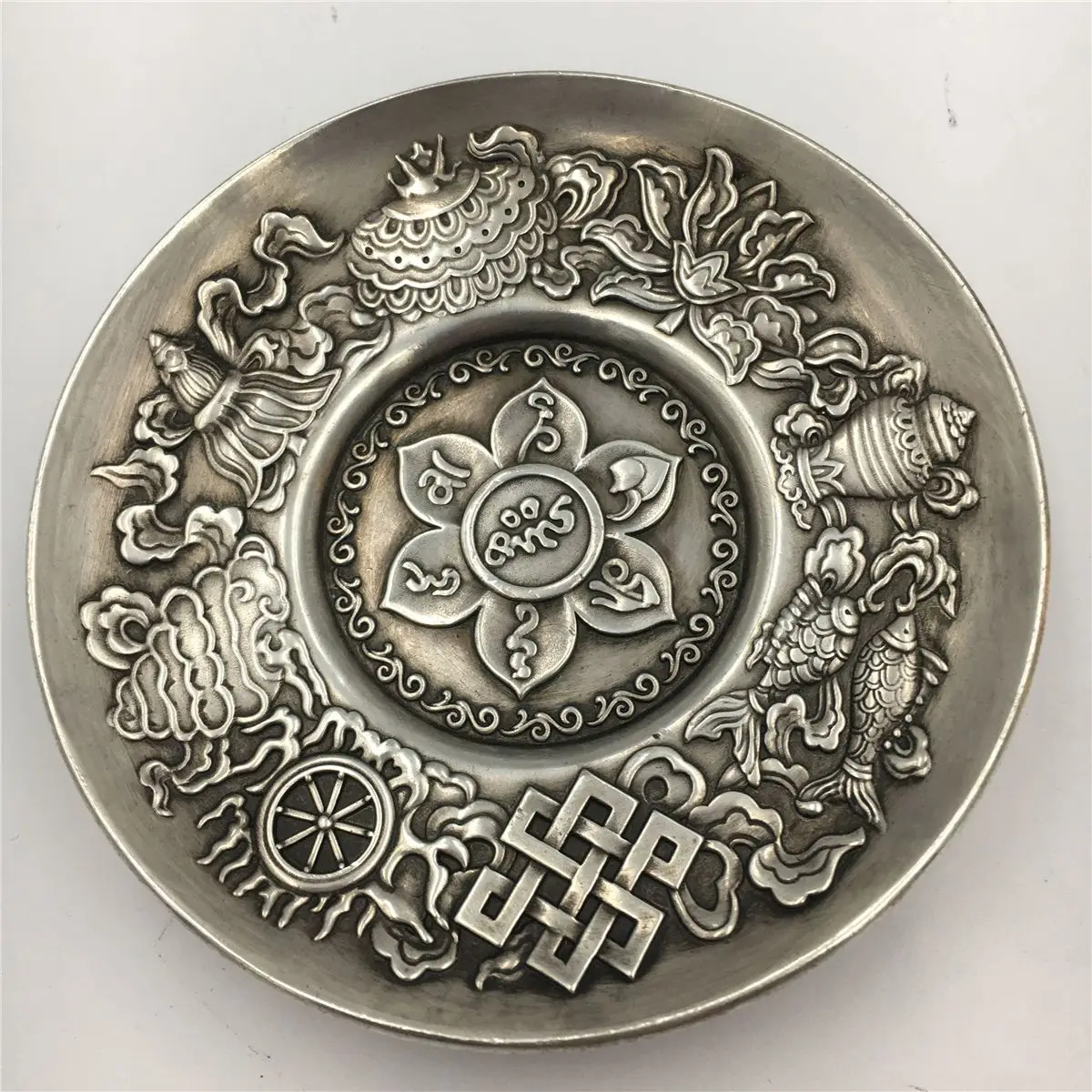 

New antique and old white copper silver-plated plates, graphic silver plates, retro ornaments