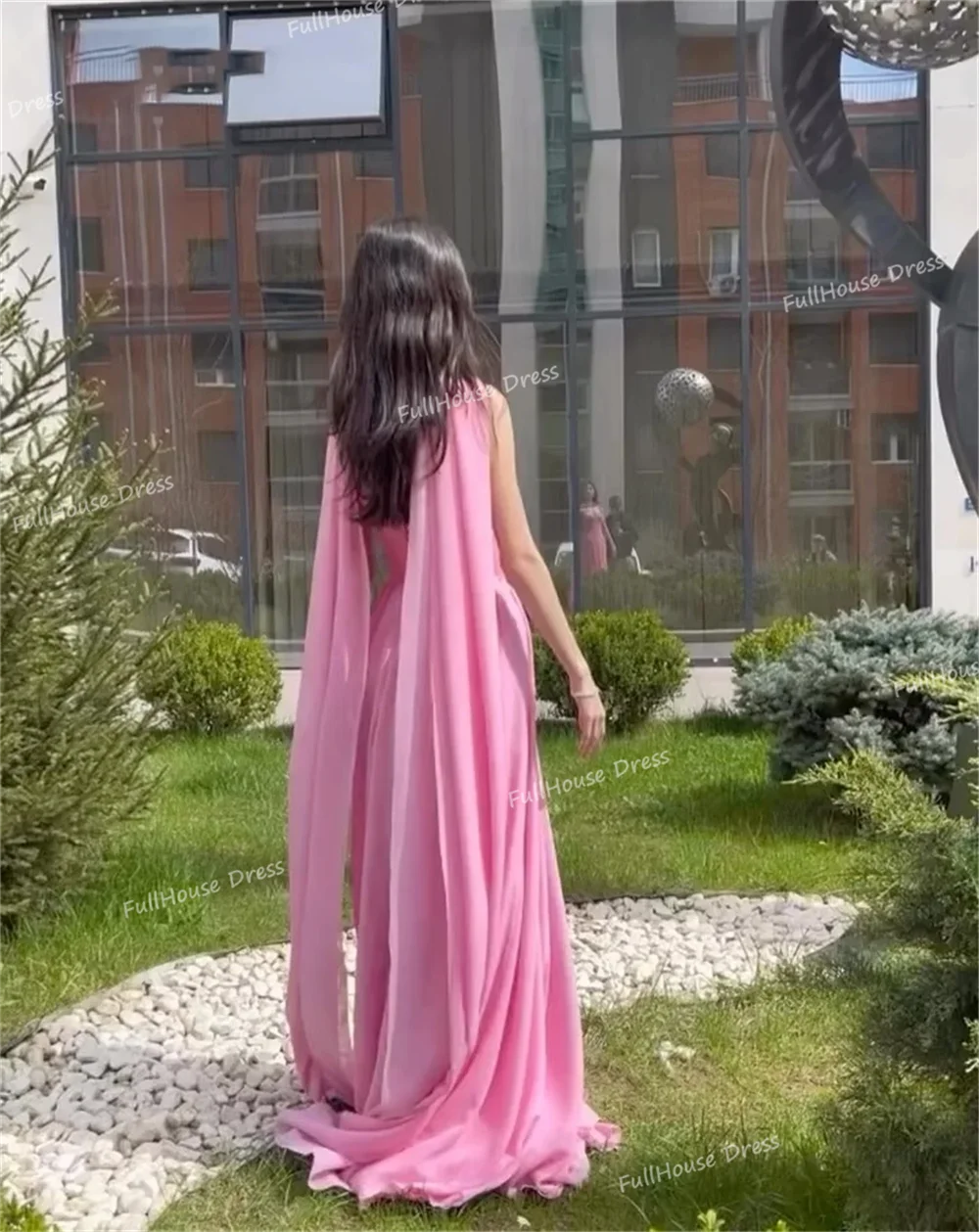 فستان سهرة شيفون بياقة على شكل قلب وردي مصنوع حسب الطلب على شكل حرف a شال بدون ظهر بطول الأرض مع سويب تراين