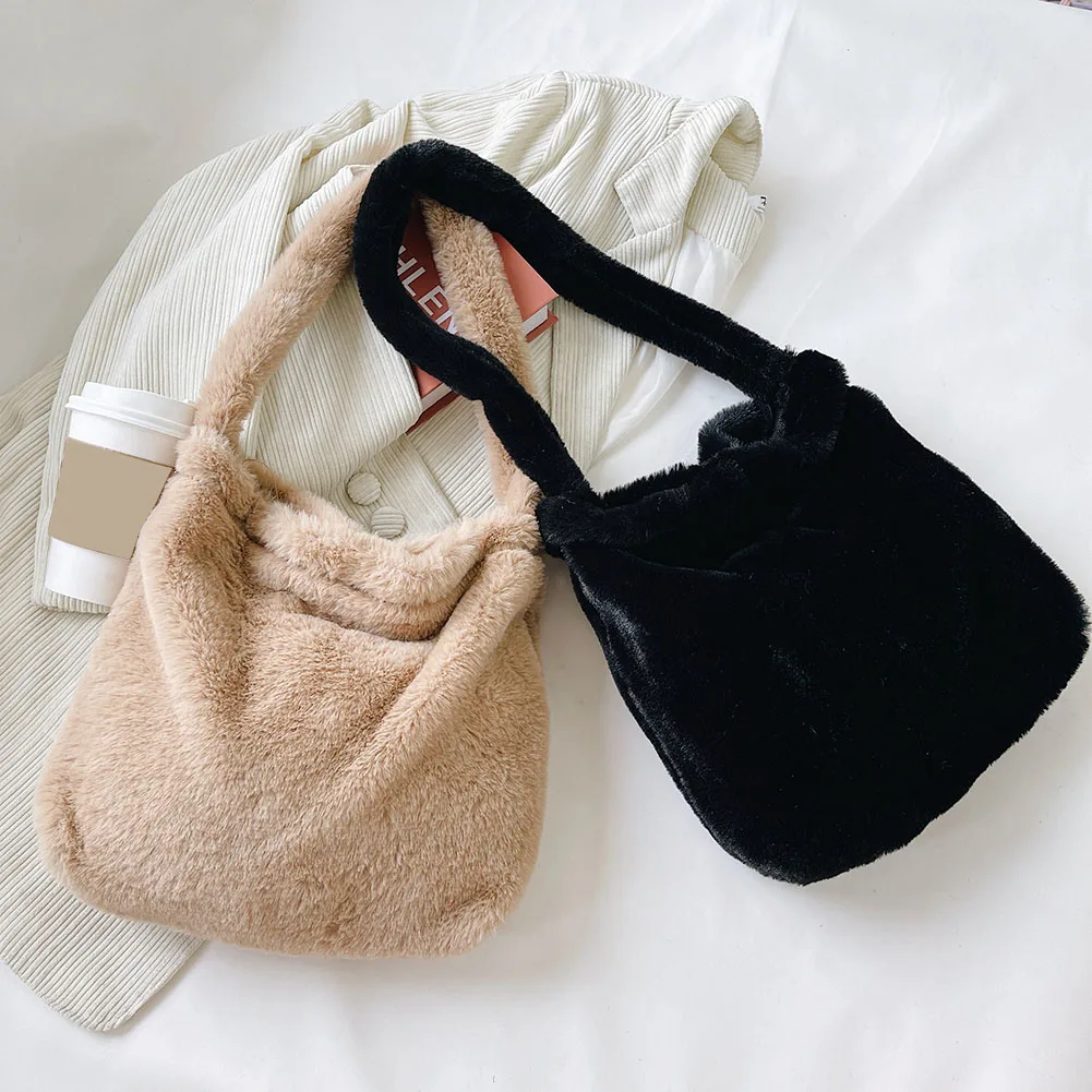 Women Fashion Plush Shoulder Bag Cute Heart Plush Tote Bag Large Capacity Stylish Underarm Bag Casual Armpit Bag Daily Sling Bag