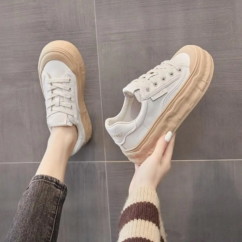 

2025 Spring Autumn Women's Soft Leather White Sneakers Casual Thick Sole Height Increasing Versatile Comfortable Lace Up Shoes