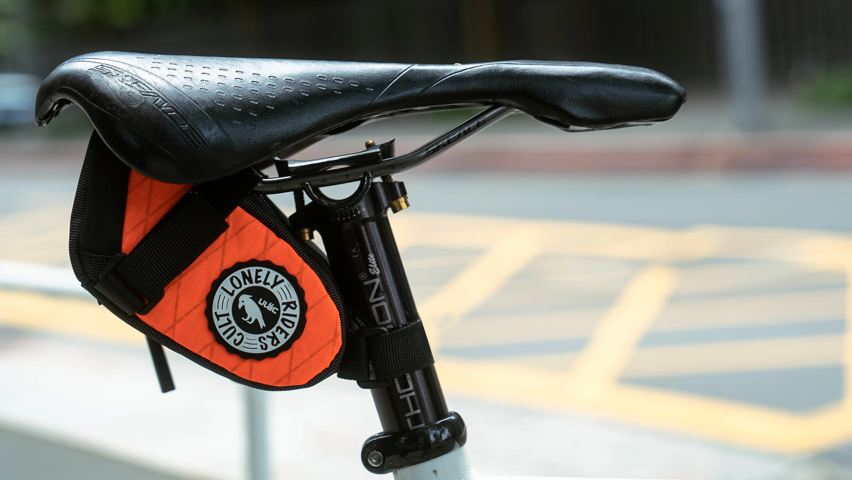 ULAC Radfahren Sitztasche 0,6/1/1,3 l mehrfarbige Fahrradsatteltasche wasserdichte MTB Rennrad Reparatur Werkzeuge Tasche Schwanz Pack Zubehör – Detail 17