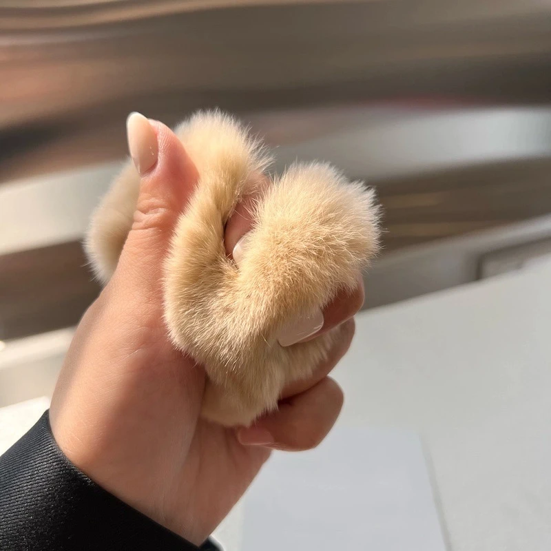 Hartvormige otter konijnenbont knuffel sleutelhanger meisjes rugzak pluche bal hanger hoge kwaliteit decoratieve hanger kerstcadeau