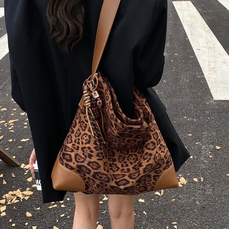 

Сумка через плечо с леопардовым принтом для женщин, сумки на плечо, большая вместительная сумка для женщин, холщовый кошелек и сумки в стиле ретро, сумка