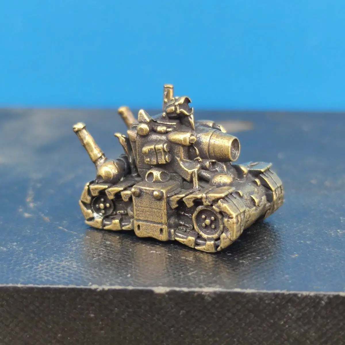 

World of Tanks Blitz German Tank Brass Model Paintable Metal Collectible Detailed Hobby Kit for Desktop Display Hobby Collectors