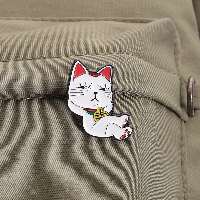 Cute High-speed lady Maneki Neko The Lucky Turbo Granny Cat Running Dan Da Dan Enamel Pin Brooches Badge anime Decoration Gifts