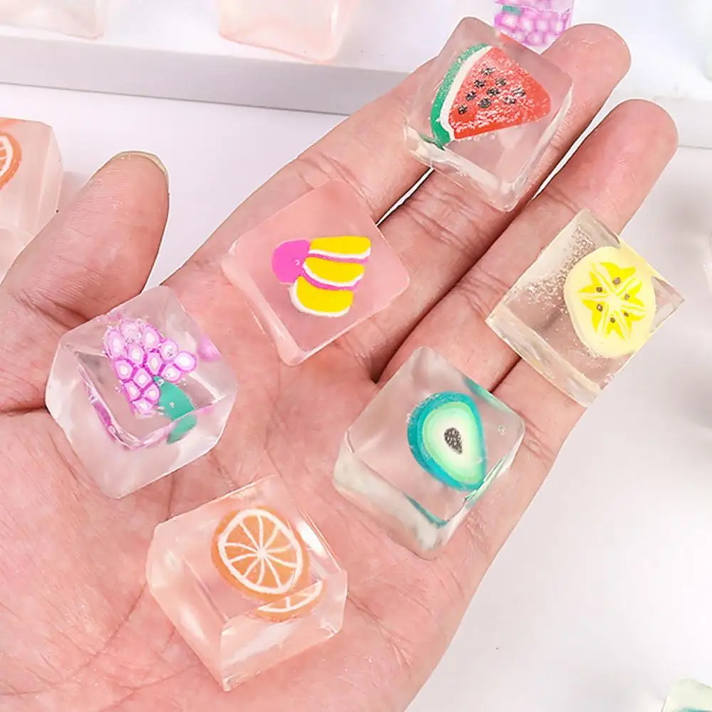 Tpr Giocattolo per cubetti di ghiaccio Set di giocattoli da spremere per cubetti di ghiaccio per frutta per alleviare lo stress Kit di giocattoli per cubetti di frutta per cartoni animati per bambini Adolescenti Adulti Morbido Tpr