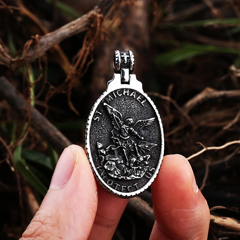 2023 New Men Stainless Steel Archangel St.Michael Guardian Pendant Necklaces For Man Fashion Jewelry Creativity Hallown Gift