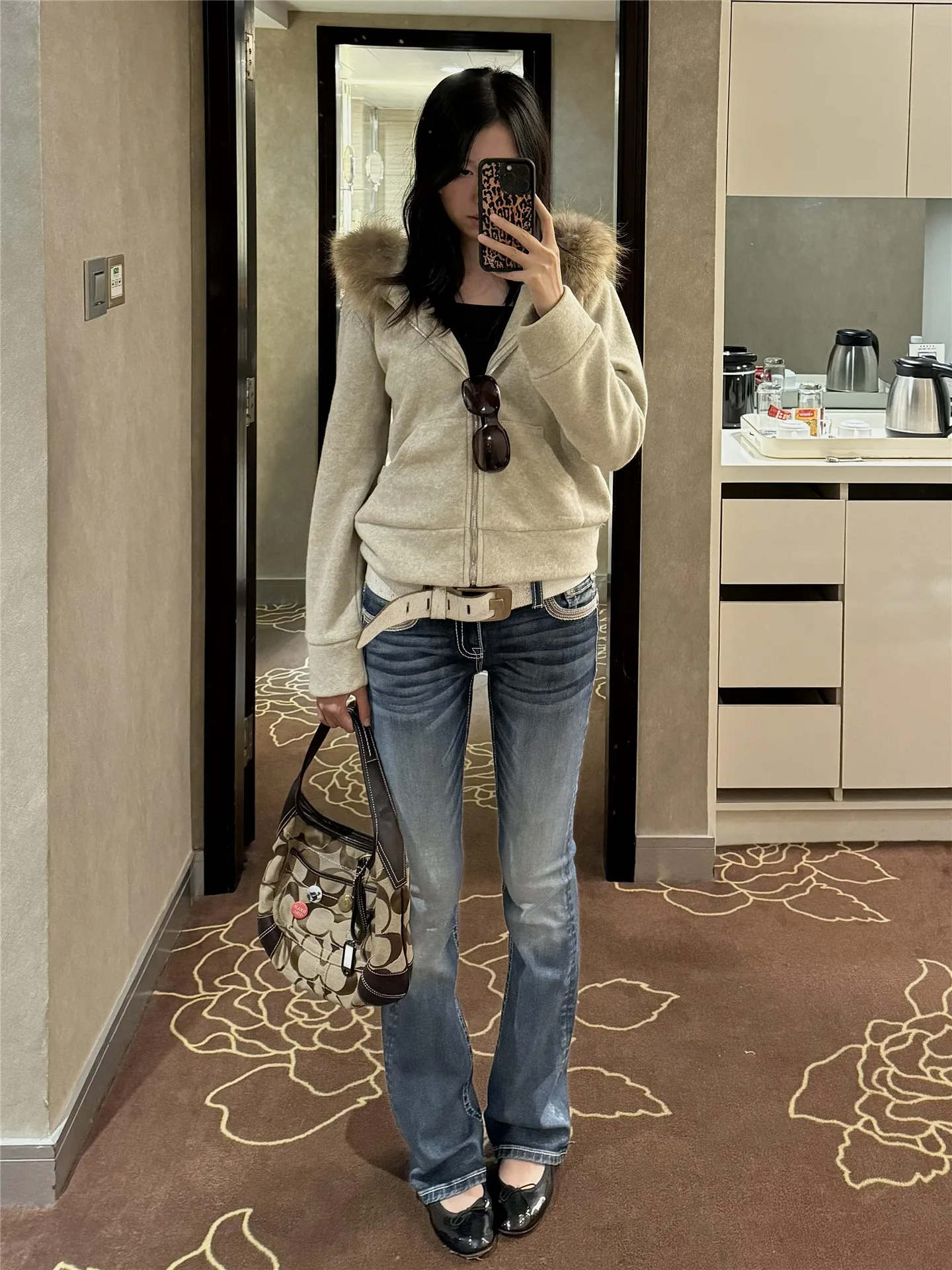 

Retro American Light Wash Low Waist Bell Bottom Jeans Women's Autumn Winter Slim Fit Elastic Tall Extended Straight Leg P...