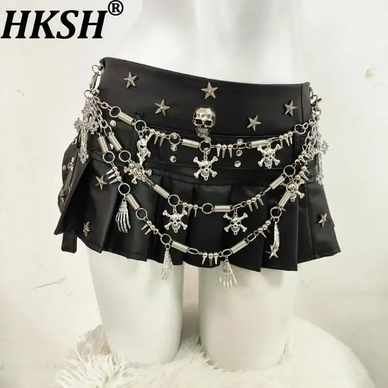 

HKSH Women Pleated Skirt Punk Y2K Hot Girl PU Leather Low Waist Chain Design Niche Street Sexy Chic Dark Mini Skirts New HK23984