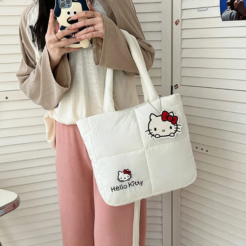 Miniso Sanrio-BOLSA DE ASEO portátil para maquillaje, lonchera de mano, bolsa de aperitivos, mamá