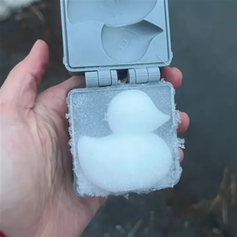 Duck Snowball Maker Mold Plastic Winter Snow Sand Tool for Kids Adults Outdoor Snowball Fight Game Easy Shape Snowball