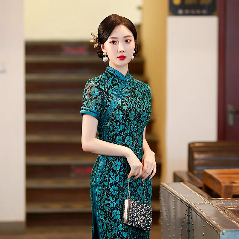 2024 Green Sexy Lace Hollow Cheongsam Short-sleeved Stand-up Collar Chinese Traditional Evening Qipao Dress Tang Suit for Women