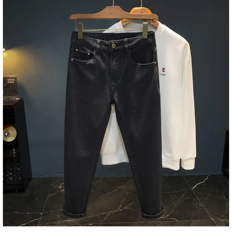 黒の細身ジーンズ メンズ トレンド ライトラグジュアリー 2025年新作 カジュアル ストレッチ 秋冬 厚手パンツ