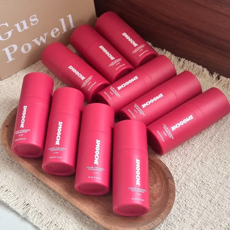 Fondotinta Liquido Adattabile al Tono della Pelle Smooche, Copre Imperfezioni e Rossore, SPF15, Base per Trucco con Protezione Solare