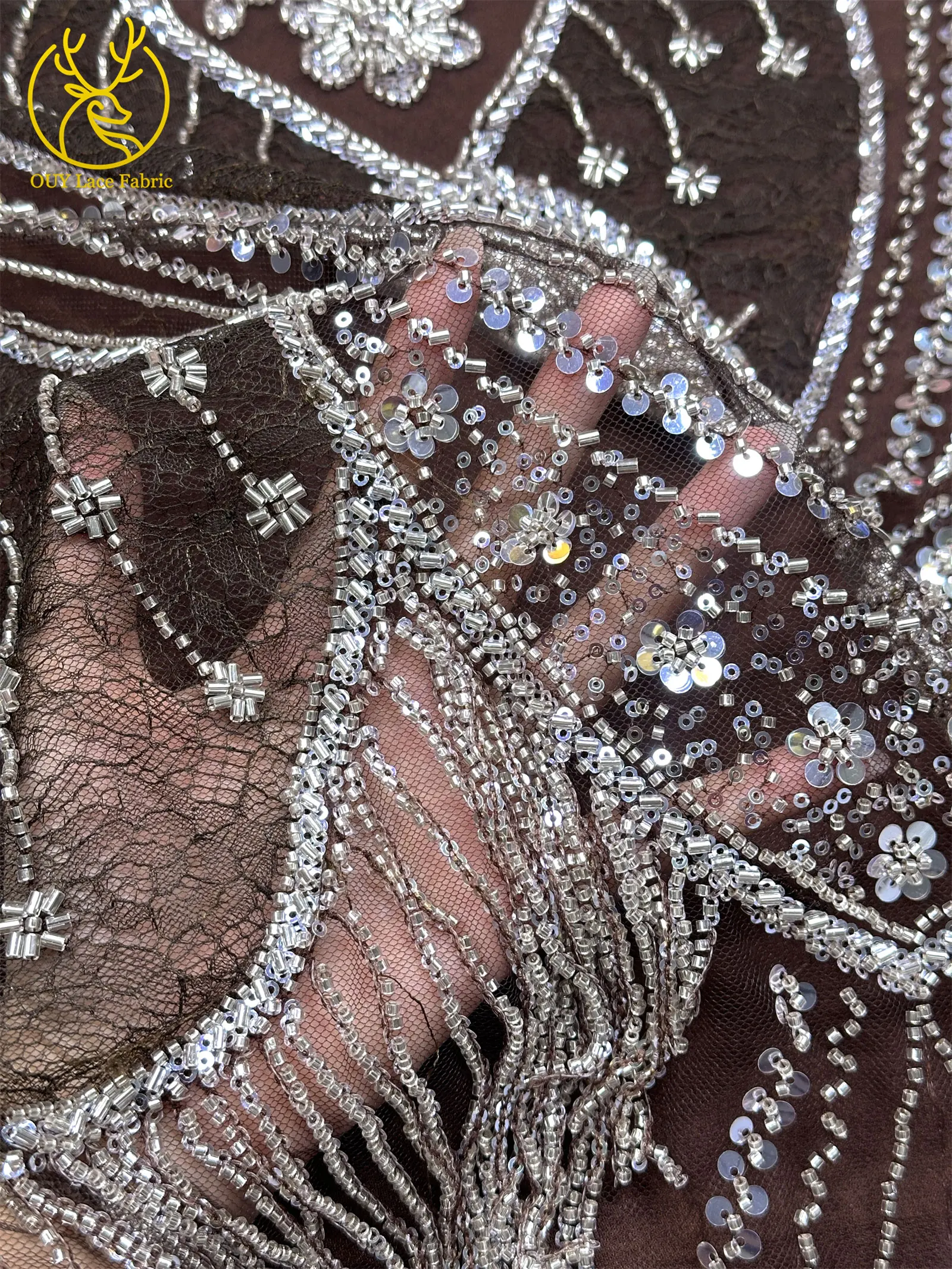 Neues Design 3D Laser Quasten-Perlen-Spitzenstoff Luxuriöser Hochwertiger Afrikanischer Pailletten-Spitzenstoff für Damen-Abendkleider zum Nähen – Detail 9