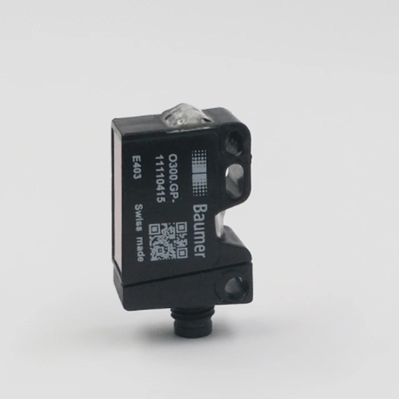 Photoelectric switch sensor O300.GP-11110415 baumer sensor Lichtquelle PinPoint LED gepulst  IP67 new original  O300.ZR-11128017