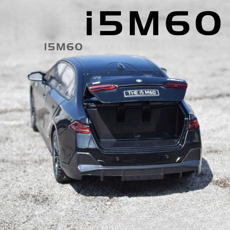 محاكاة 1:24 BMW I5 M60 سبيكة سيارة نموذج الصوت ضوء دييكاست لعبة المركبات الأطفال هدية عيد ميلاد ديكور المنزل مصغرة Voiture