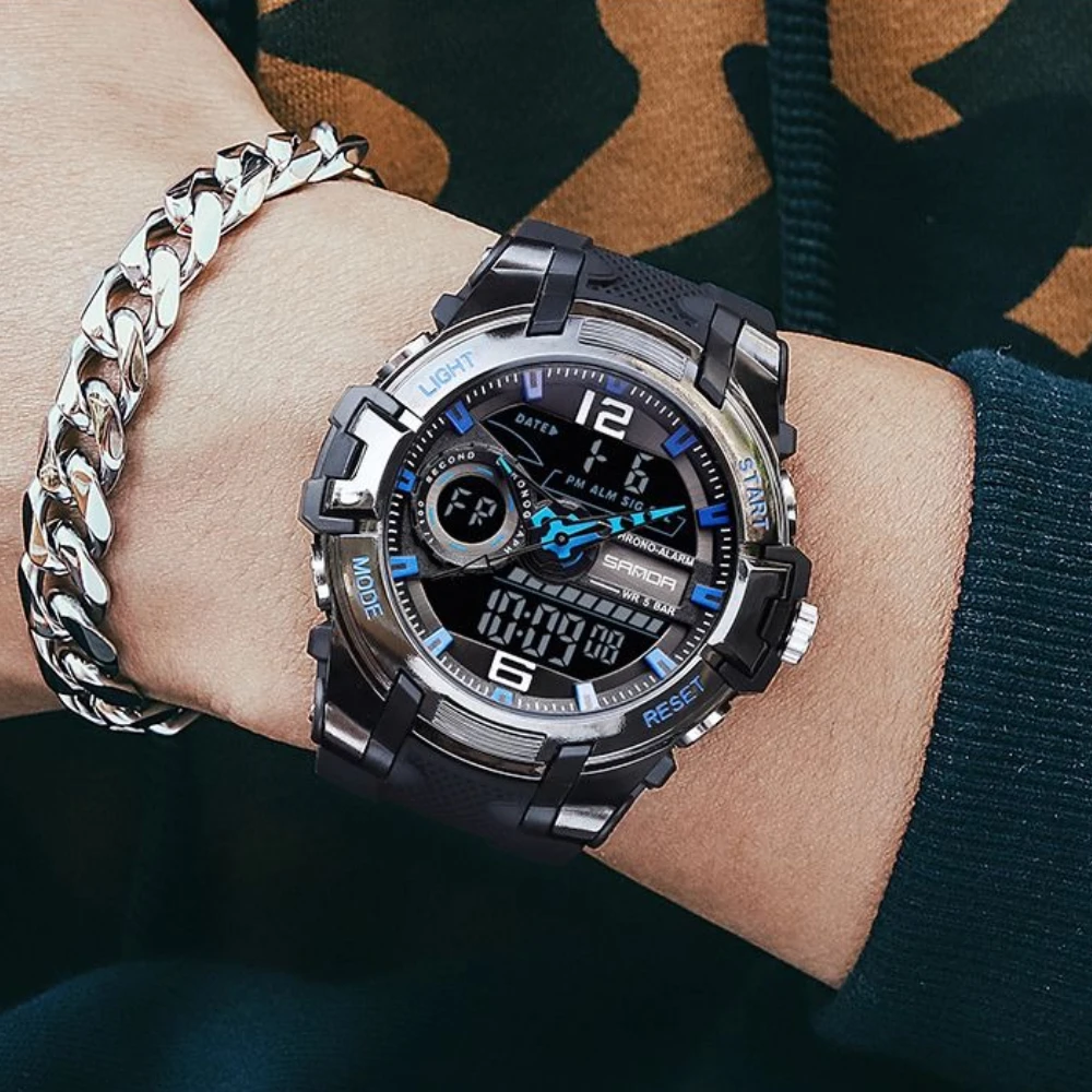 حار بيع ساعة رياضية رجالية جديدة، شخصية باردة للماء الساعات الإلكترونية المألوف الهاتفي عرض مزدوج ساعة المعصم