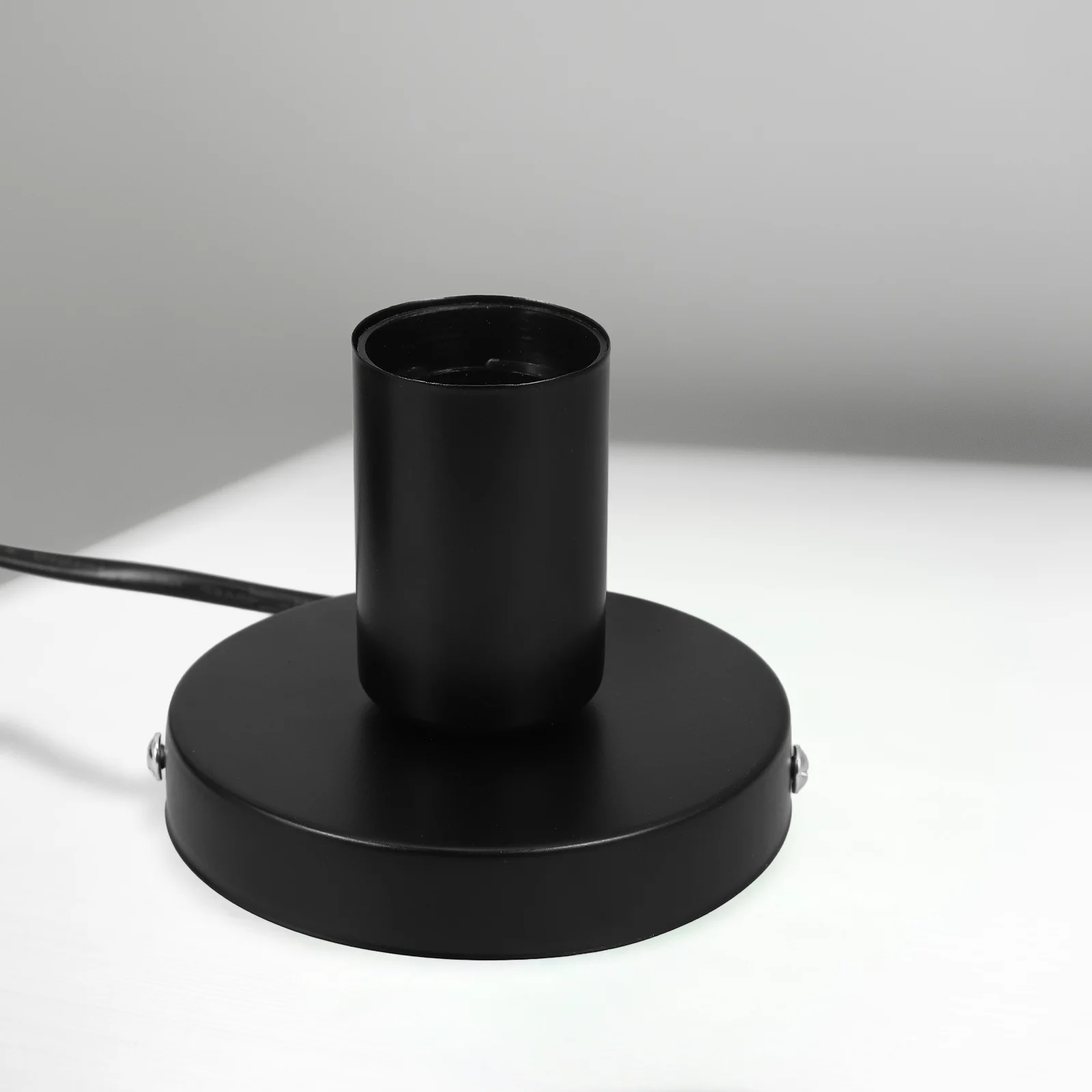 

Small Metal Industrial Table Lamp Base Vintage E27 Screw Light Bulb Holder Desktop Socket Cord Switch Us Plug Night Light