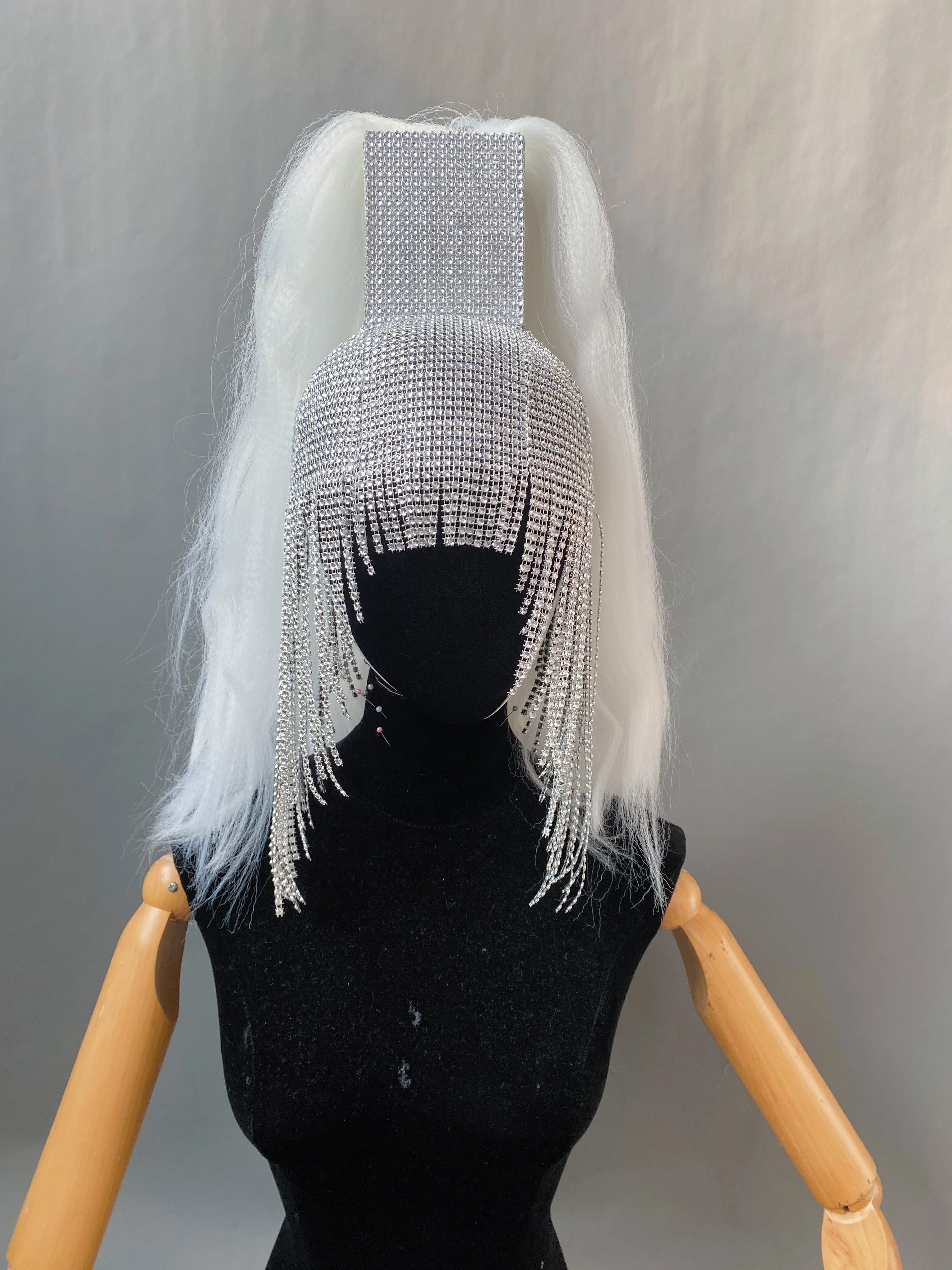 

Sexy curly party wigs halloween cosplay wig orange white Bar nightclub show headdress wig bit singer tiara headdress