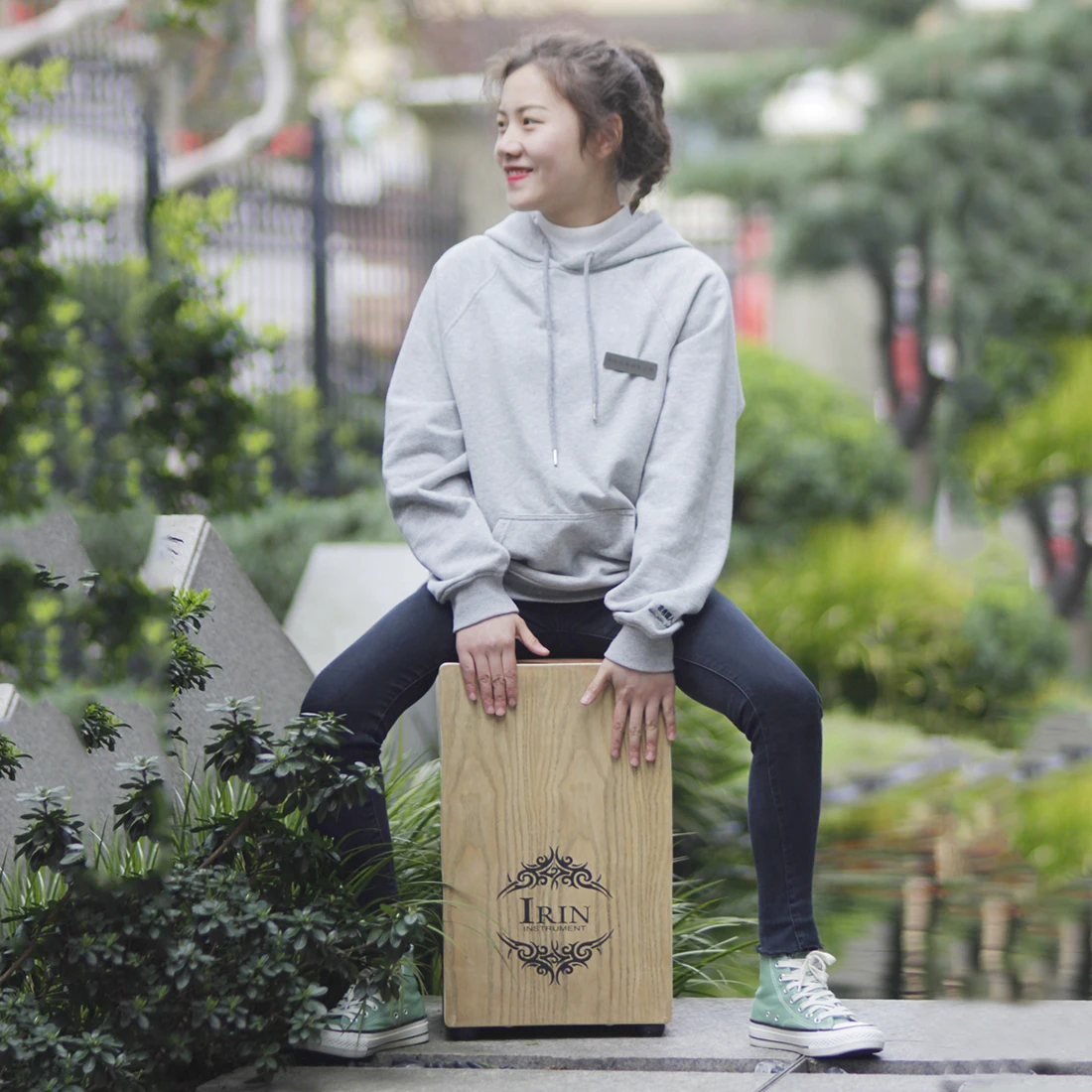 IRIN Box Drum, Massivholzdecke aus Esche, mit zwei Händen bedientes Box Drum Instrument, tragbares Cajon Drum Schlaginstrument