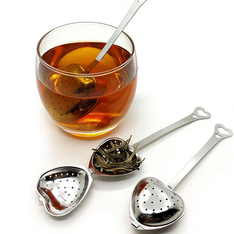 1/2 Stück herzförmiger Teefilter aus Edelstahl, wiederverwendbares Teesieb für losen Tee mit langem Griff für Tassen, tragbarer Teefilter