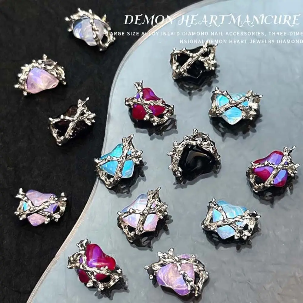 Breloques pour Nail Art, 4 pièces/ensemble, décorations d'ongles en forme de cœur d'halloween, ornements d'ongles 3D, perceuses à ongles, accessoires pour ongles en forme de cœur d'halloween