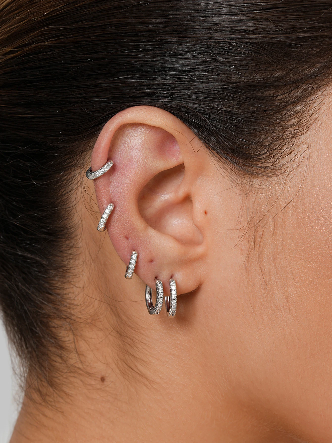 5 pares de pendientes de aro pequeños con circonita cúbica para mujer, pendientes de aro Huggie chapados en oro de 14 quilates para cartílago, hélice, tragus