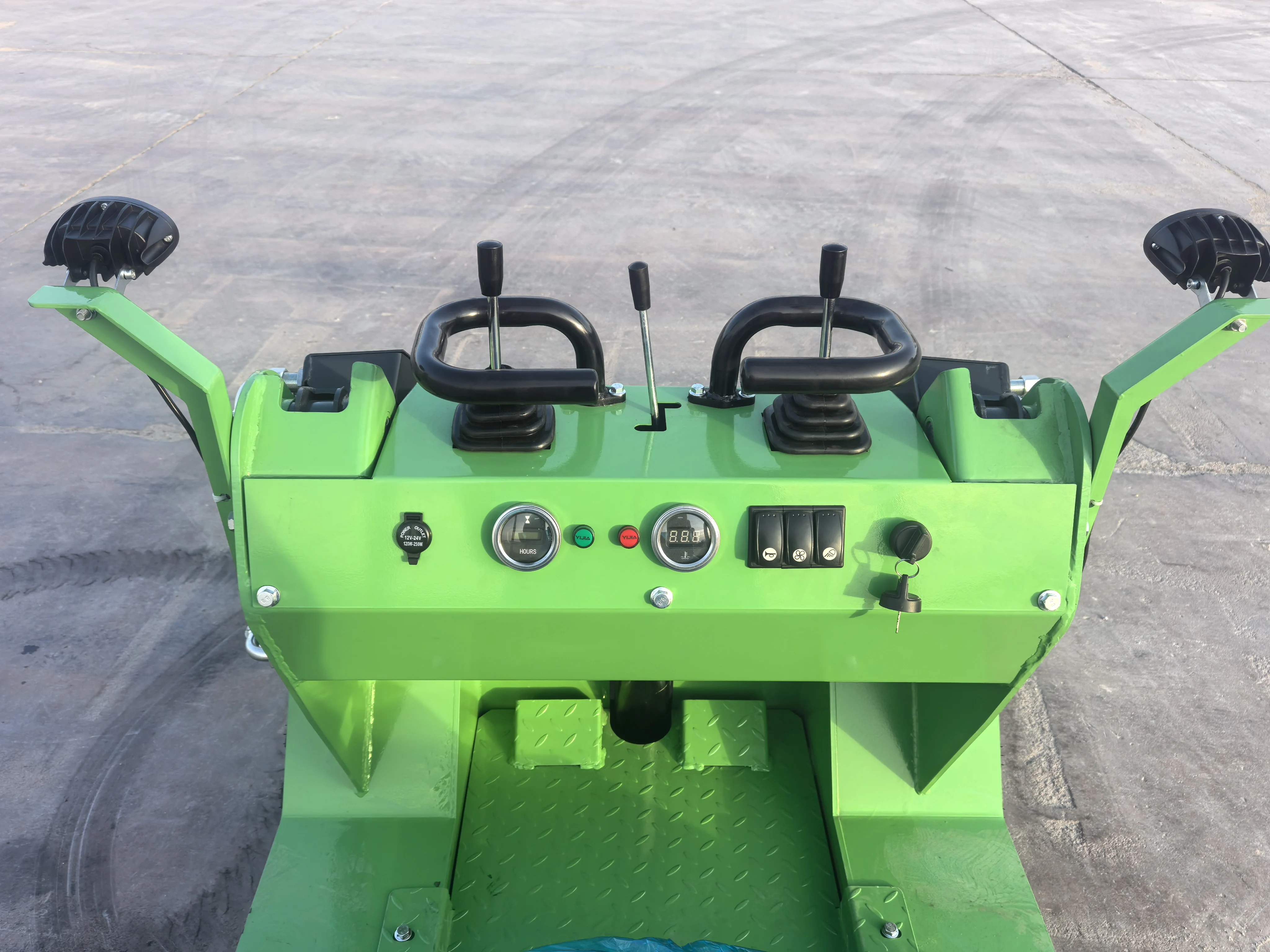 جرافة انزلاقية عجلة المنتج المخصصة الجديدة، دلو بحالة جيدة، جاهزة للشحن بسعر رخيص #2