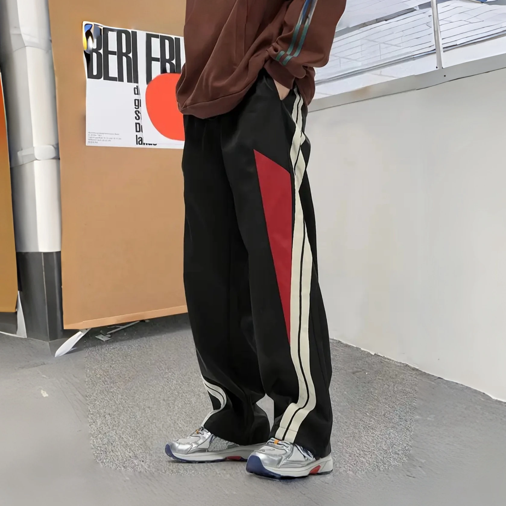 

2025 New Streetwear Wide Leg Pants Men Women Y2K High Street Patchwork Red Striped Loose Casual Joggers Hip Hop Oversized Trouse