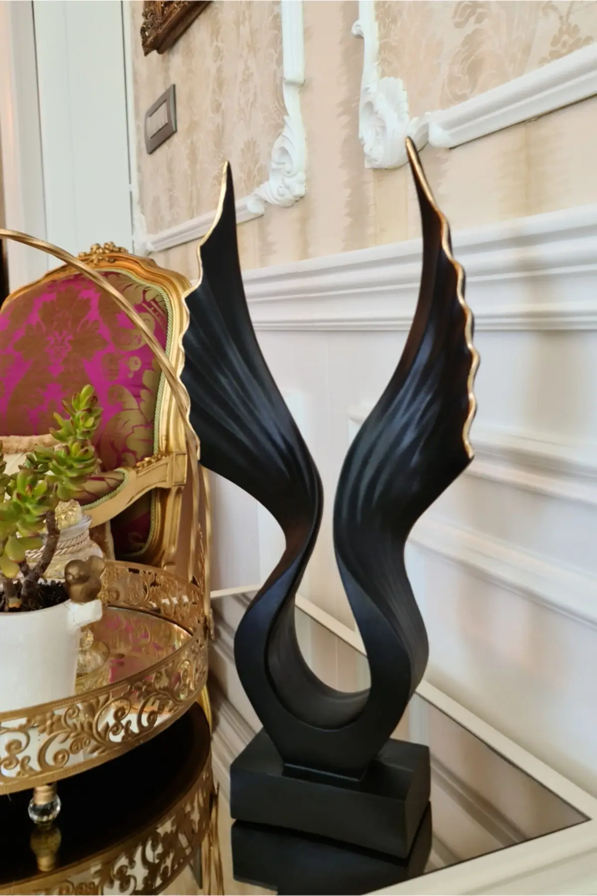 Abstract Wing Standbeeld Zwarte Goud