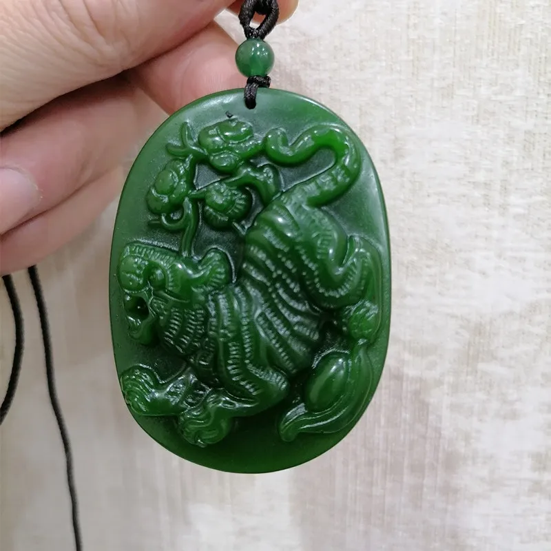 

Natural Green Handcarved Zodiac Tiger Jade Pendant Fashion Boutique Jewelry Men's and Women's Facai Tiger Necklace Gift