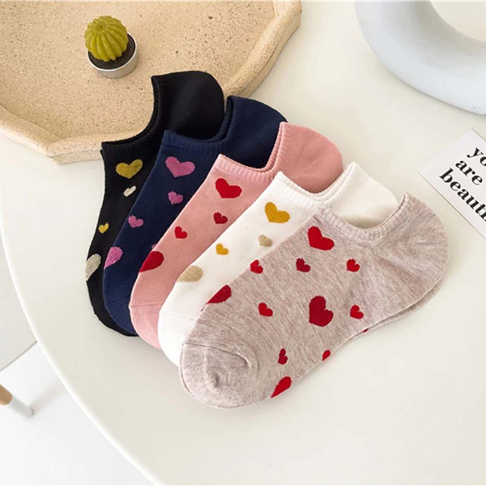 5 Pairs of Mixed-Color Heart Socks for Women, Spring and Summer Short Socks, No-Show Socks, Cartoon Women's Socks, Low-Cut Socks, Large Heel Socks, Ankle Socks