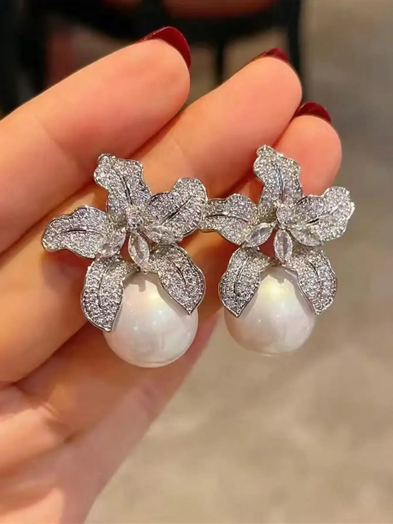 1pair Women Elegant Floral Design Rhinestone Stud Earrings, All Seasons European & American Style Faux Pearl Earrings