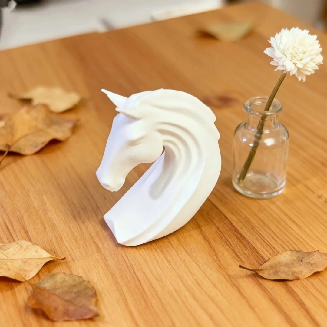 Nordic Minimalist Horse Head Mini Desktop Decoration Abstract Art Ornament for Study Living Room Modern Home Decor