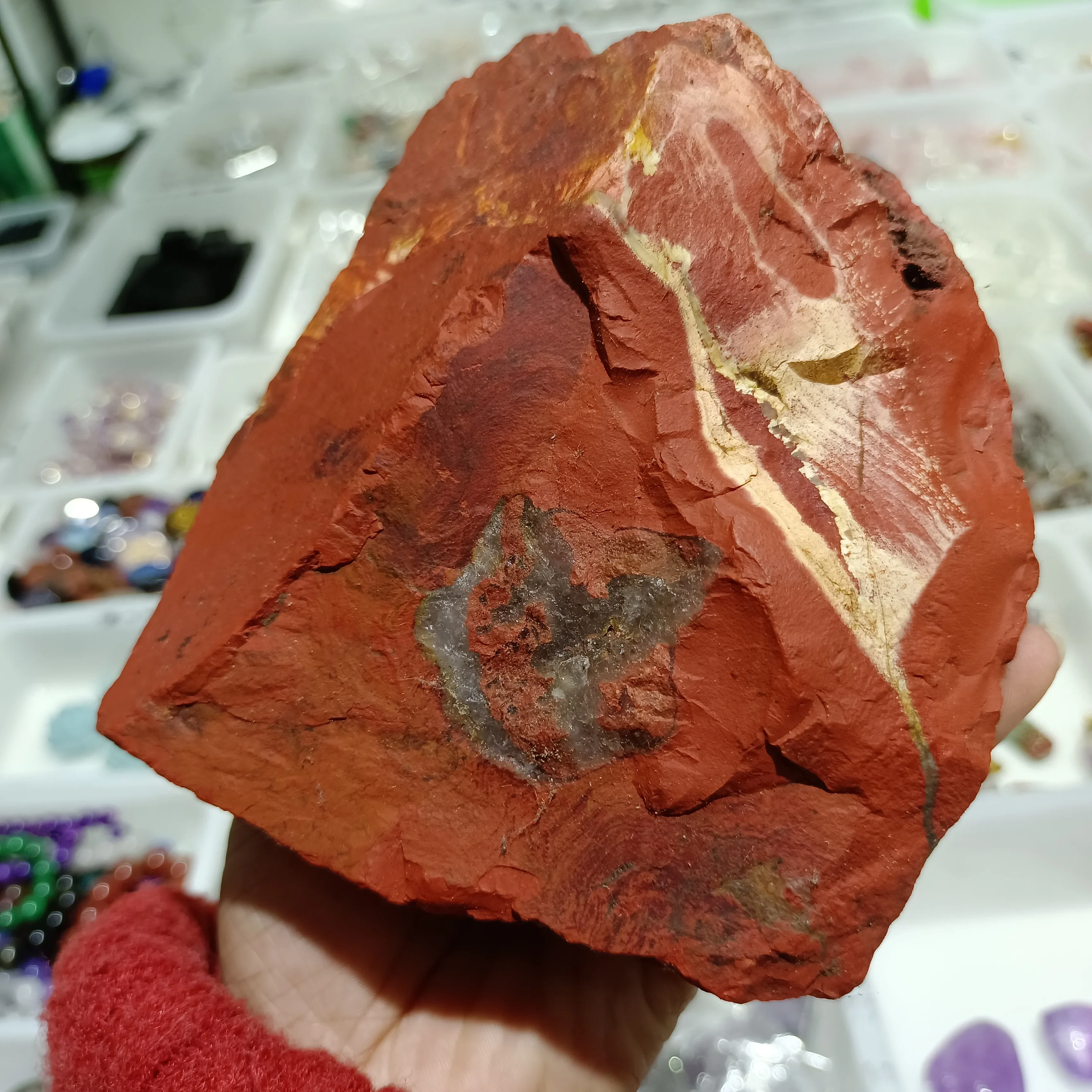 Natural red jasper crystal red quartz crude ore raw stone mineral crystal mineral specimen landscape raw stone