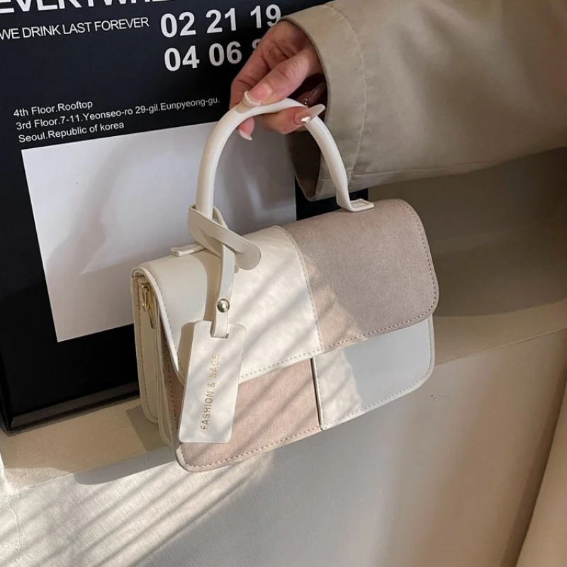 Bolso de hombro para mujer de alta gama con logotipo de marca de lujo y detalles elegantes populares adecuados para errores diarios ​