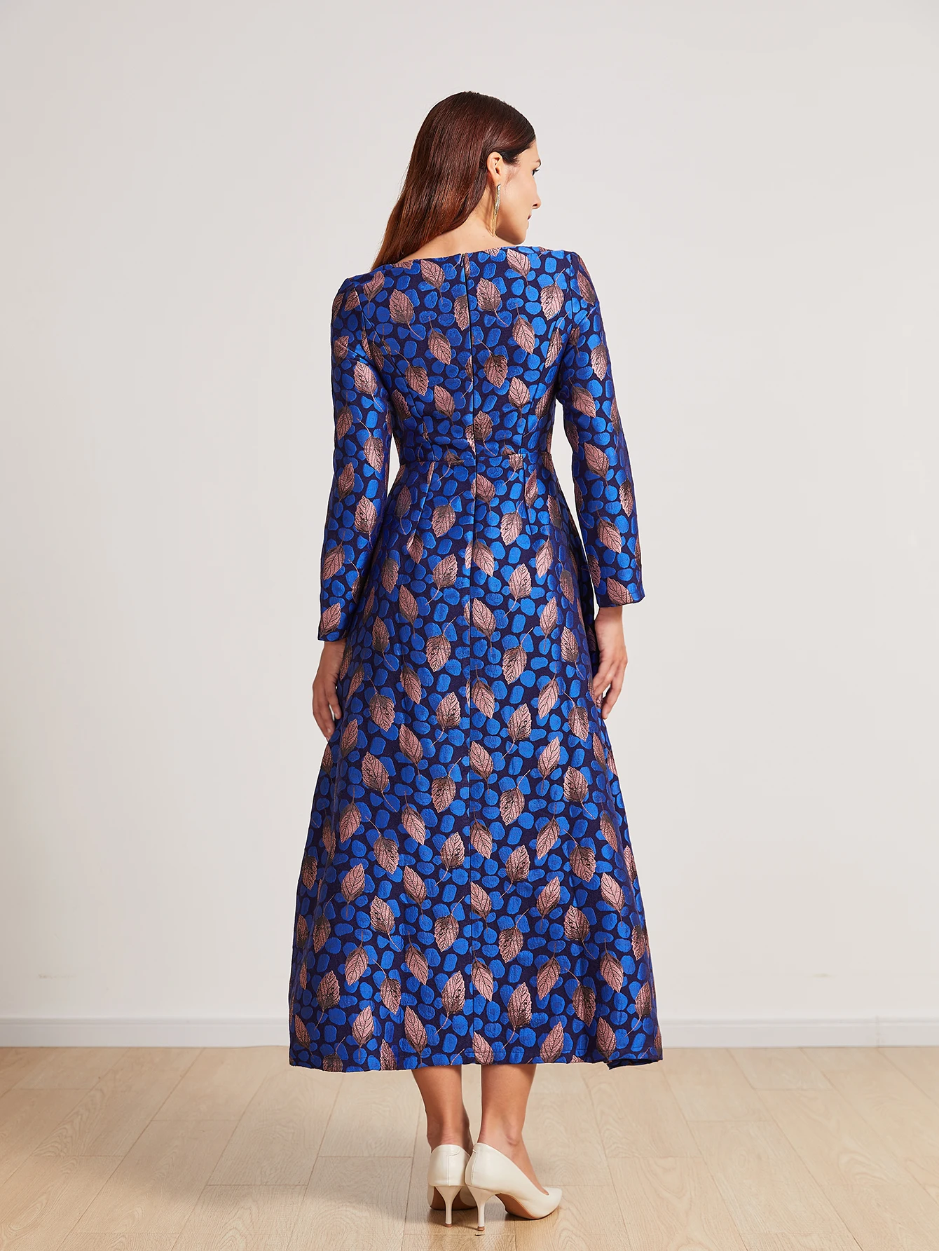 Blue-gray long-sleeved heavy jacquard fashion elegant and exquisite dress